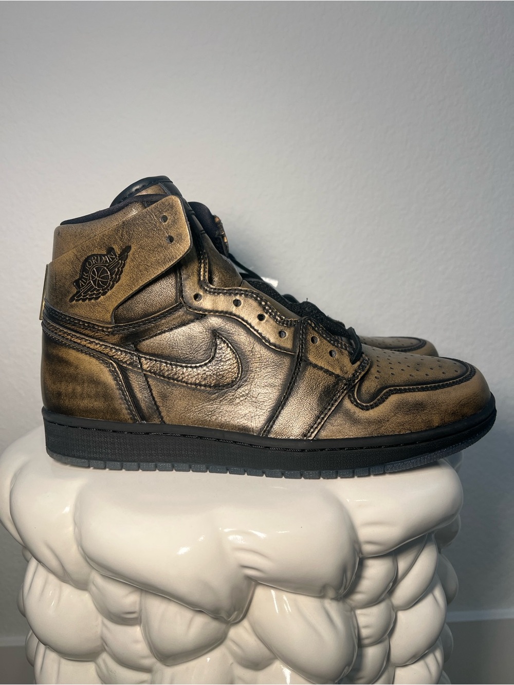 Air Jordan 1 Retro High OG 'Wings' limited-edition - Picture 4 of 13